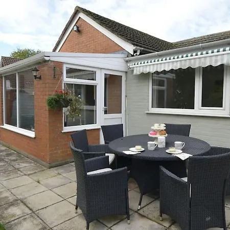 Little Hare Lodge - Spacious 2 Bedroom Attached Bungalow Woodhall Spa Exterior photo