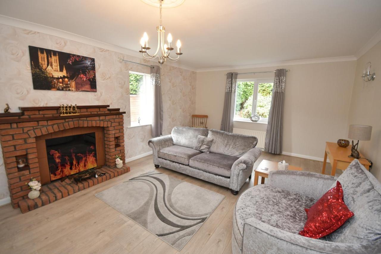 Little Hare - Spacious 2 Bedroom Attached *
